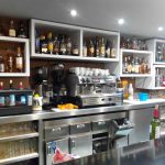 Barra y máquina de cafe Bar La Tertulia Desayunar en Paseo de la Habana Madrid