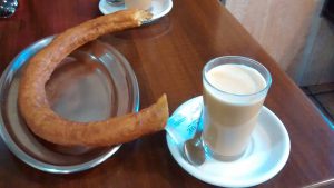 Desayuno Café con Porras Elice desayunar en vallecas