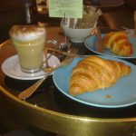 Desayuno Croissant BAM Bakery Zurbano Chambería Madrid