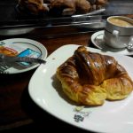 Desayuno croissant cafetería gobolem desayunar en madrid