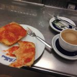 Desayuno empezado tostadas con tomate el brillante desayunar en atocha