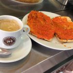 Desayuno tostadas con tomate bar ramírez san blas madrid e1411113424899