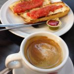 Desayuno tostadas con tomate cafetería gabaldón desayunar en madrid