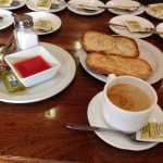 Desayuno tostadas con tomate la fuentona tetuán madrid