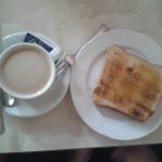 Desayunos café y tostada mantequilla Cafetería Aylagas