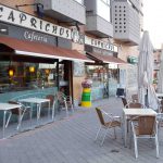Entrada Cafetería Caprichos desayunar en Madrid